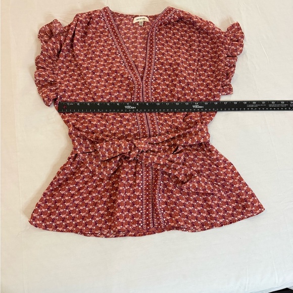 Max Studio Floral V-Neck Peplum Blouse Tie Waist Ruffle Sleeve - Size M - Picture 4 of 7